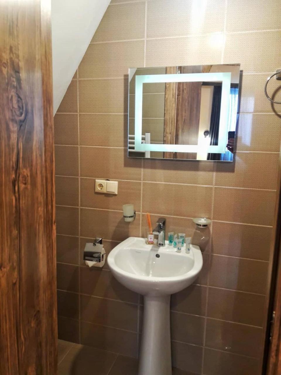 Hotel Twins Achkhoti Kazbegi Exteriör bild